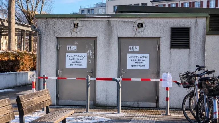 Frauenfeld: Öffentliche WCs am Schaffhauserplatz seit Februar geschlossen – Stadt prüft Bedarf
