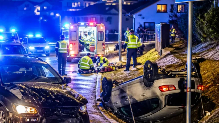 Frontalkollision in Zufikon: Drei Personen verletzt, zwei Autos Totalschaden