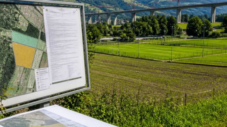 Gemeinde Schwyz plant Ausbau der Sportanlage Wintersried – Zonenänderung liegt auf
