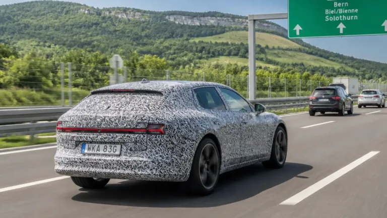 Getarntes Testfahrzeug auf A1 Solothurn–Aarau gesichtet – seltene Begegnung und Verkehrsfragen