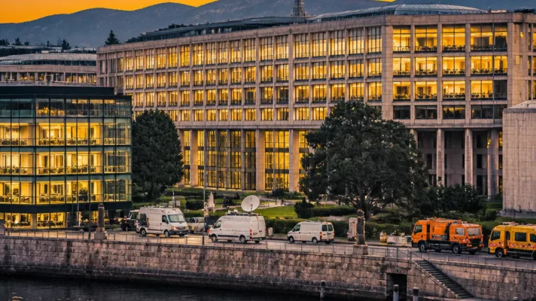 Internationales Genf verliert über 2'800 Stellen — Bund und Kanton reagieren mit Milliardenpaketen