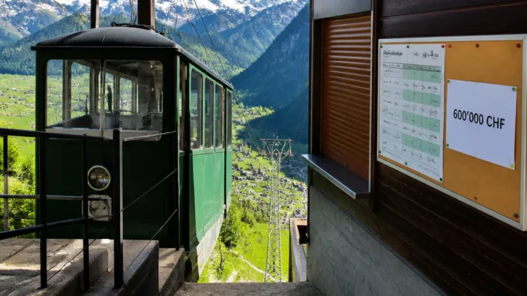 Kanton stützt Standseilbahn Braunwald mit kurzfristigem Kredit — Fortbestand der Erschliessung gesichert