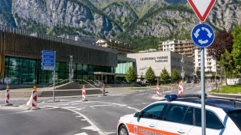 Kreuzung in Leukerbad fertiggestellt – neues Verkehrsreglement in Kraft
