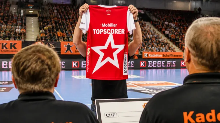 Mobiliar-Topscorer-Shirt an Odinn Thor Rikhardsson: Jeder Treffer stärkt Schaffhauser Nachwuchs