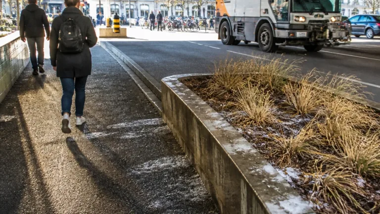 Nach der Street Parade: Warum der Uringeruch in Zürich immer wieder bleibt