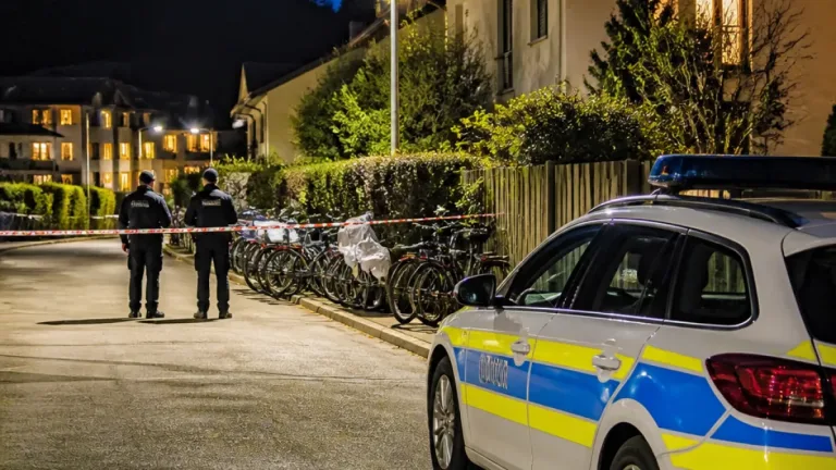 Nächtliche Diebestouren: Zwei Männer in Aargau festgenommen, Fahndung läuft weiter