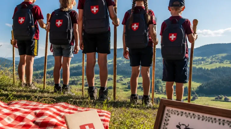 Sommerlager aus Seon bringt Kinder nach Appenzell und feiert «typisch Schwiiz»