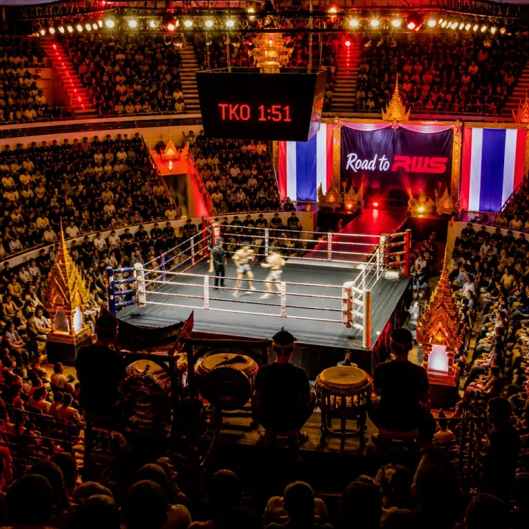 3000 in Bern: Muay‑Thai‑Premiere mit Rajadamnern-Titel und technischem K.o. nach 1:51