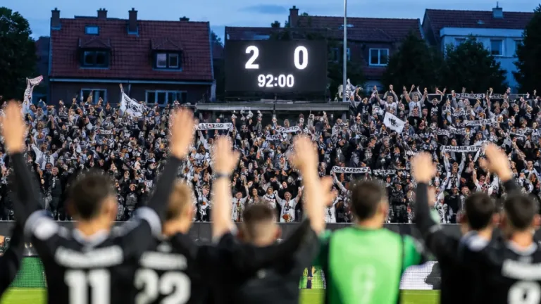 Teufen gewinnt knappen Saisonauftakt gegen Gams dank späten Treffern