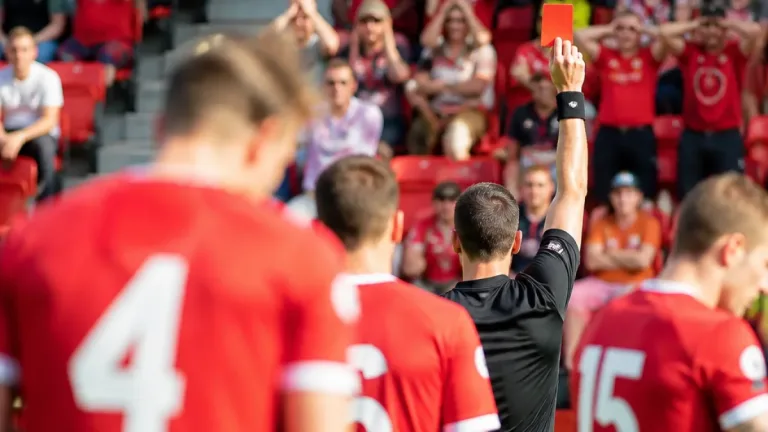 Thun verliert zu Hause gegen GC – Rote Karte für Captain Bürki entscheidet Spiel