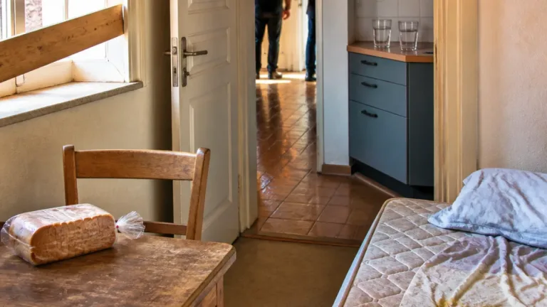 Zwei schwedische Knaben in Zürich aus verschlossener Wohnung befreit – Vater verurteilt