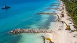 Autoridades aprueban construcción de espolones en Sound Bay para frenar la erosión costera