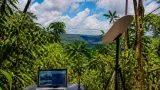 En la selva amazónica MrBeast activó Starlink y se comunicó con equipos en la Antártida y Perú