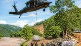 Helicóptero Black Hawk llevó 2,5 toneladas de ayuda a veredas aisladas en El Castillo y Acacías