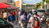 Padres piden medidas en Yopal por aglomeración de vendedores informales cerca del ITEY