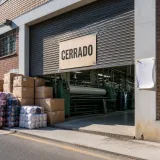La política económica de Milei coincide con el cierre de más de 30.000 empresas y la pérdida de 411.613 empleos