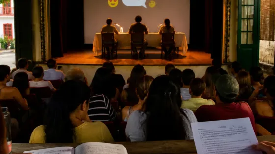 Humor y cotidianidad: Arjona (el humorista) pone en escena las citas y el ChatGPT