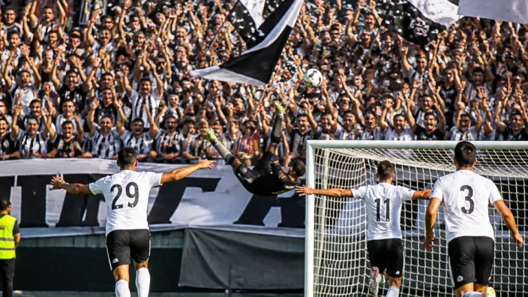 Dayro Moreno salva al Once Caldas con una chilena espectacular que vale la victoria en Bogotá