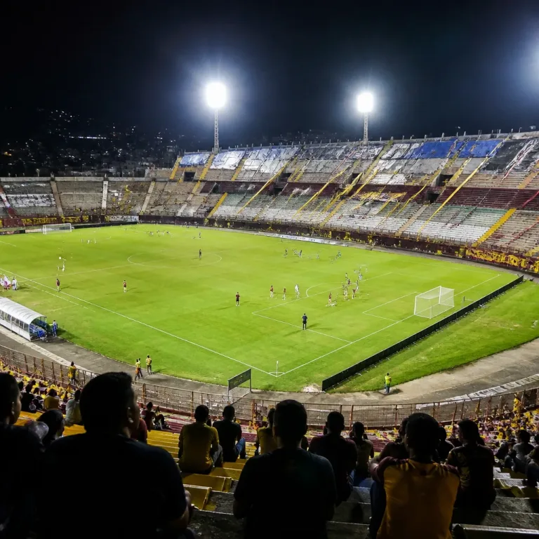 Tolima e Independiente del Valle reanudan octavos de la Libertadores en Ibagué tras el terremoto
