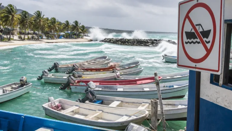 DIMAR restringe navegación en San Andrés y Providencia por aumento del oleaje y vientos