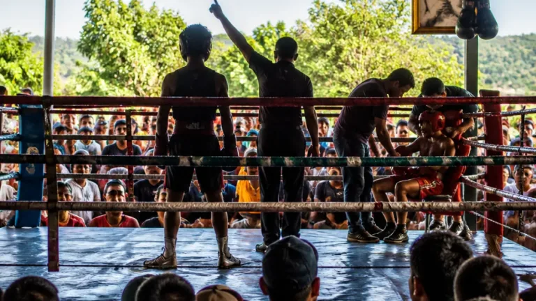 Gobernador de Caquetá y alcalde de Florencia se enfrentaron en exhibición de boxeo; ganó Ruiz Aguilar