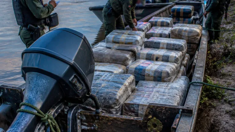 Incautan 101 kg de marihuana en el río Amazonas durante operación conjunta con Brasil