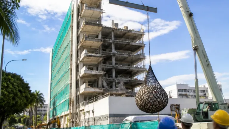 Inician demoliciones controladas en el Hospital San Jorge para reducir riesgo tras el sismo