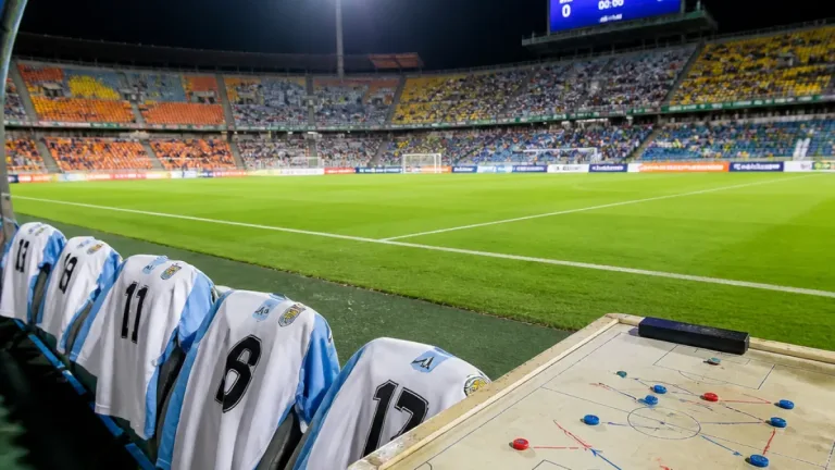 Jaguares visita a Medellín con urgencia de corregir la defensa en la novena fecha del Clausura