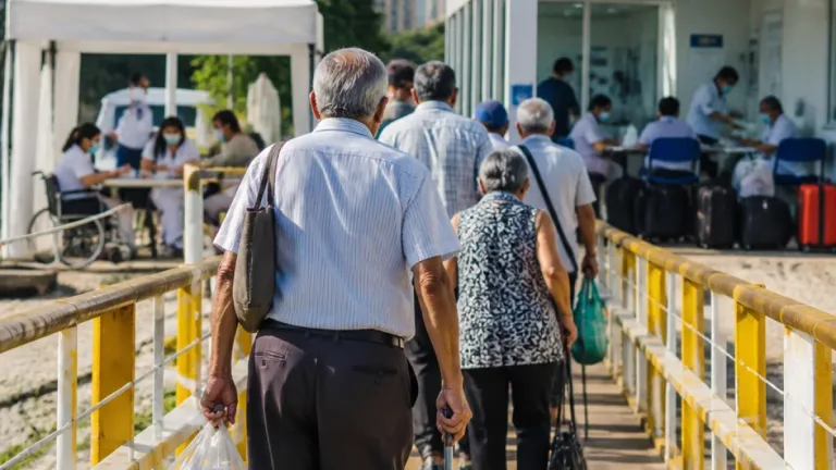 Jubilados del Táchira cruzan a Cúcuta en busca de atención médica y servicios básicos
