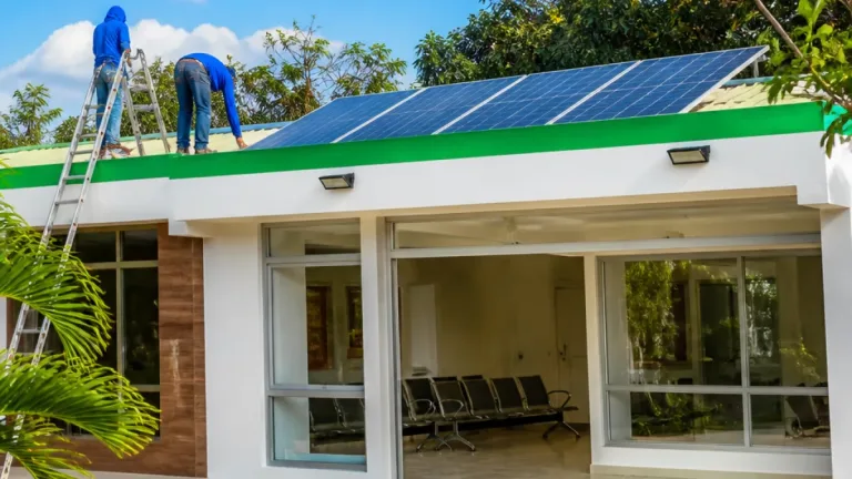 Más de $677 millones modernizan la IPS El Doncello y la dotan con energía solar