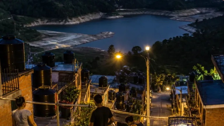 Medellín activará cortes nocturnos de agua para 109.000 hogares por El Niño
