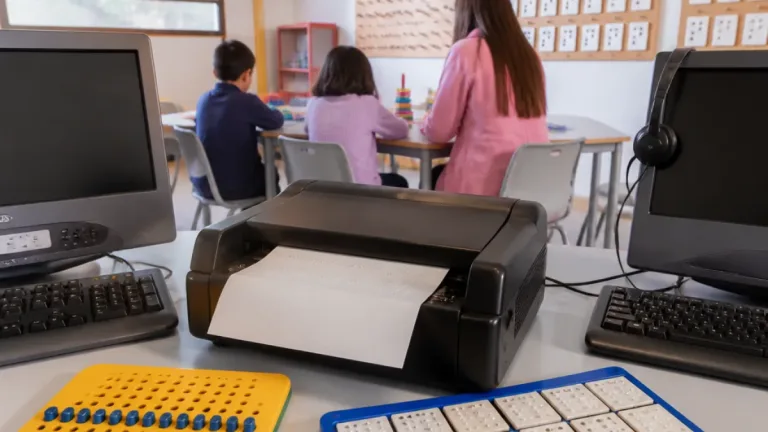 Soacha fortalece la inclusión: aula especializada para estudiantes con discapacidad visual