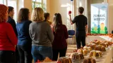 Ústí nad Labem: Podzimní den na magistrátu spojil soutěž i žonglování pro zaměstnance