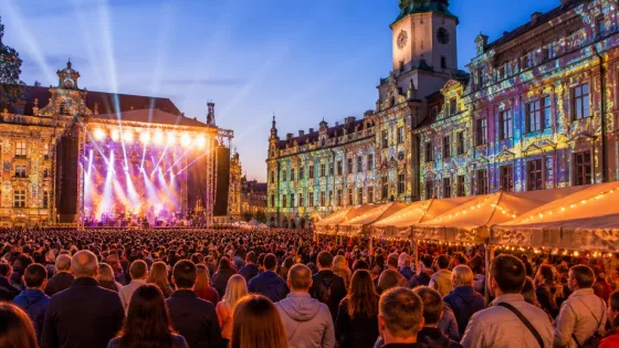 Kroměříž přivítá „Kroměříž září“: Velké náměstí, koncerty a noční program