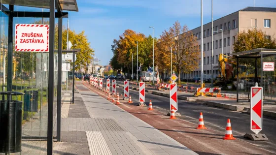 Na Baťově začnou 21. září práce na dvou zvýšených křižovatkách, omezí i MHD