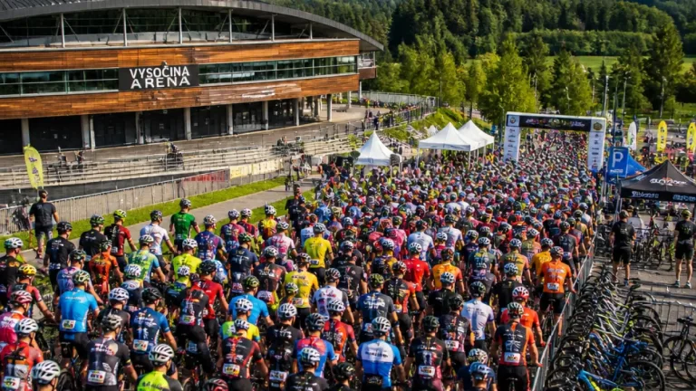 Direct Road Classics přilákaly do Vysočina Areny rekordních 1 377 cyklistů