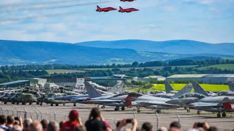 Do Mošnova se vrací Red Arrows, Dny NATO přivezou desítky kusů techniky z 14 zemí