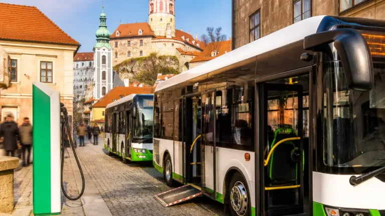 Do ulic Českého Krumlova v září vyjedou nové elektrobusy, město uzavřelo desetiletý kontrakt