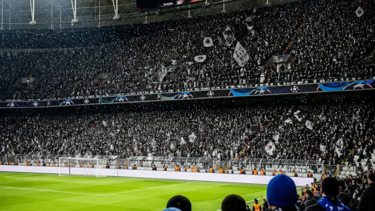 Hradec Králové neudržel vedení z domácího zápasu, postupuje Beşiktaş