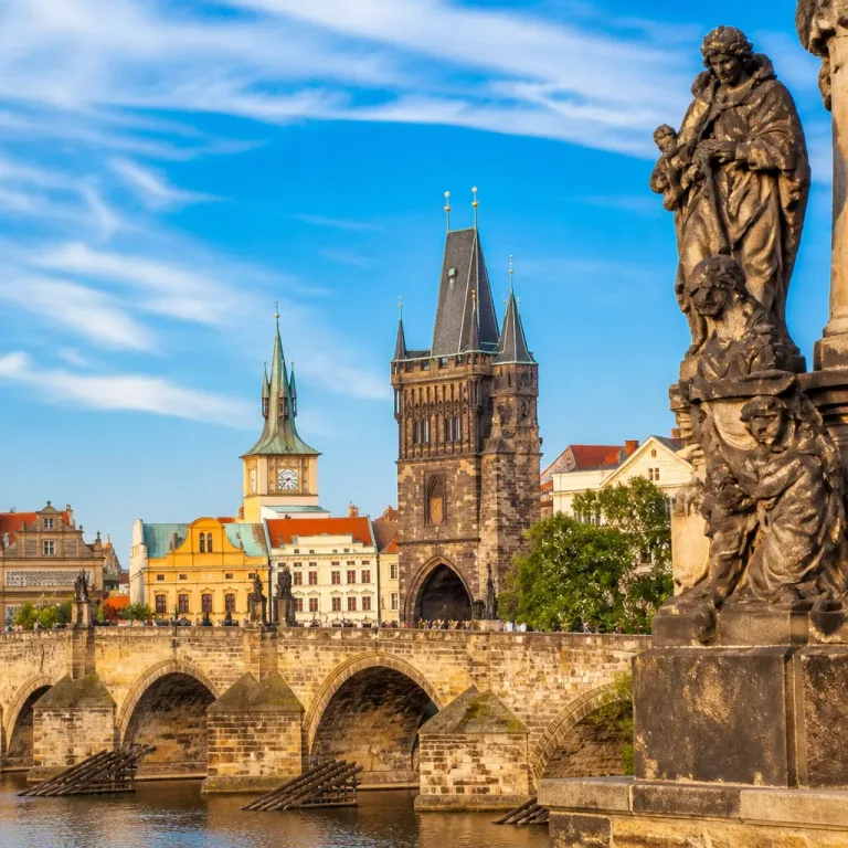 Po desetiletích se do Brna vrací mramorová socha rodiny Löw‑Beerových