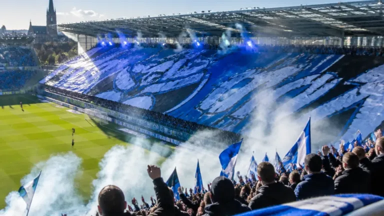 Olomouc se rozloučila s Petrem Uličným při vítězném utkání Sigmy, fanoušci připravili choreo