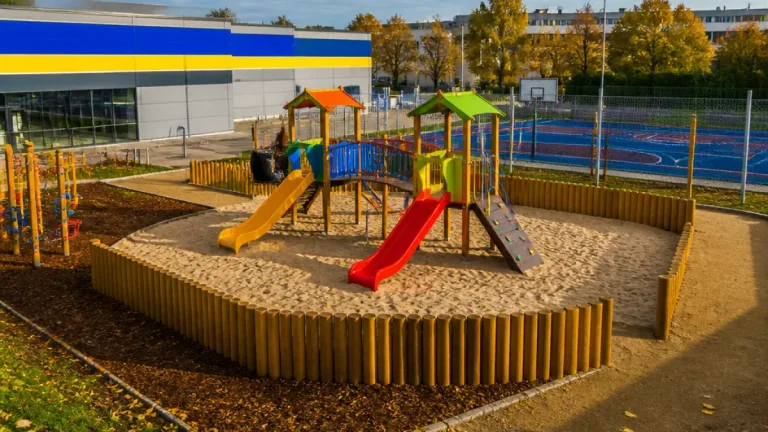Opava opravila několik hřišť a přestěhovala Rákosníčkovo hřiště blíž k sídlišti