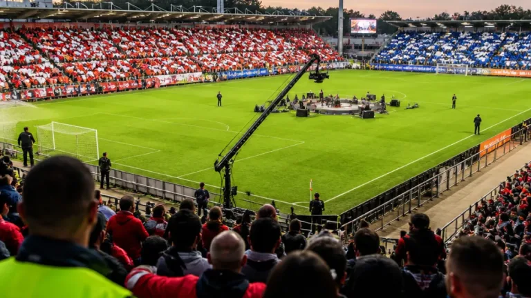 Pardubický stadion zaplnily tisíce fanoušků při natáčení Vyšehrad TŘY
