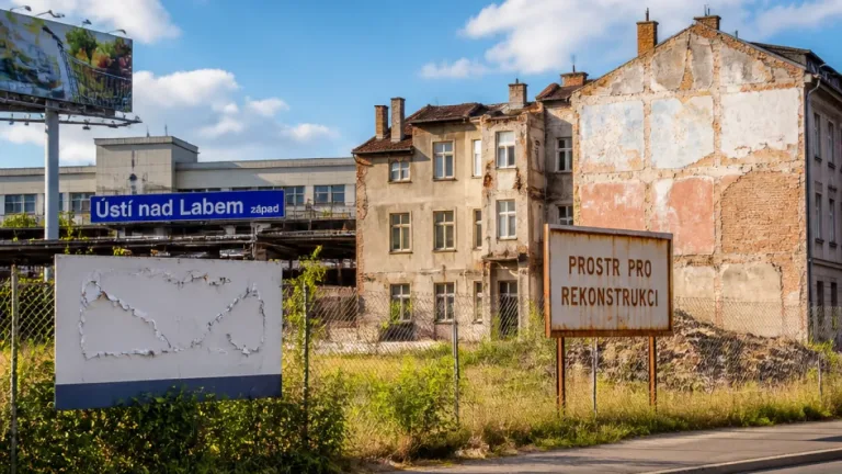 Pozemky u ústeckého západního nádraží přecházejí k YABY Development. Kdo za firmou stojí?