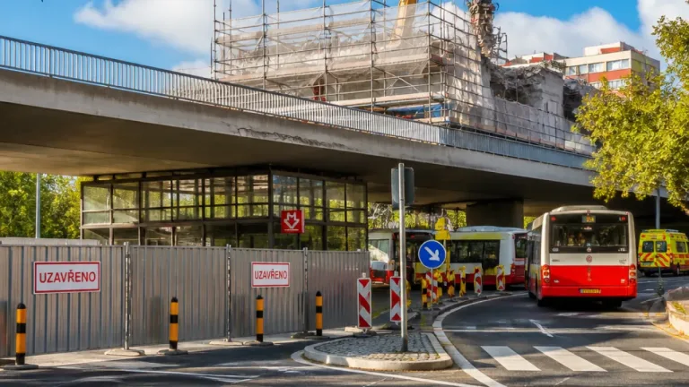 Praha plánuje demolici a výstavbu nového mostu nad stanicí metra Opatov