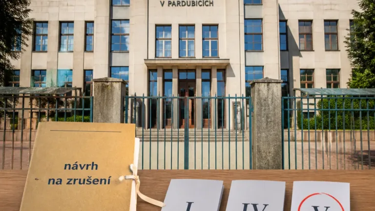 Soud rozhodne o registraci kandidátek Našich Pardubic, lídr Sedlák figuruje ve třech obvodech