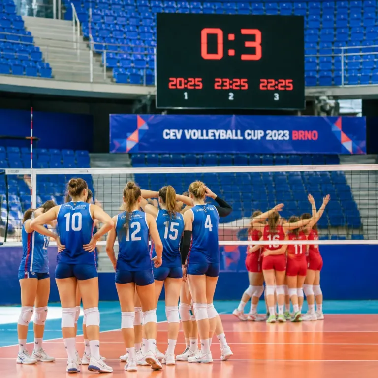 Volejbalistky v generálce na domácí ME podlehly Srbsku 0:3, sety těsné