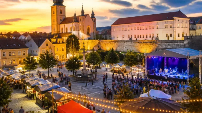 Třebíč: Festival Zámostí se vrací po nucené pauze, ožijí náměstí i galerie
