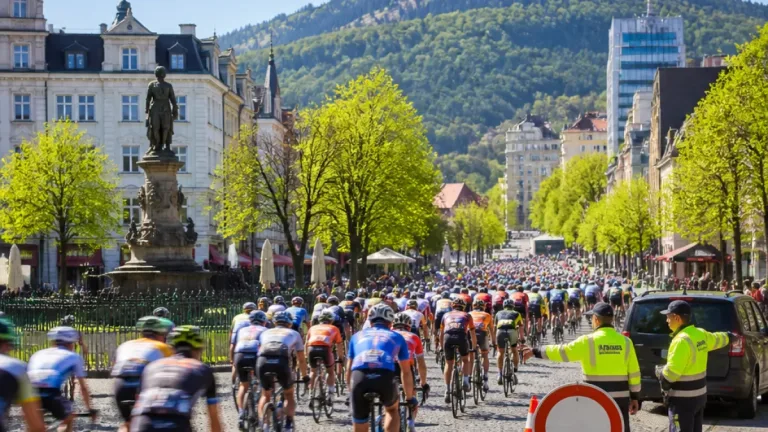 V Liberci omezí dopravu: Road Classics přivede v sobotu peloton na Ještěd, dlouhá trasa má 2261 m převýšení
