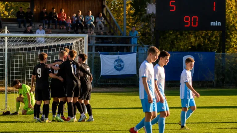 Ve Všenorech zazářili bývalí reprezentanti, Slaný B padl 1:5